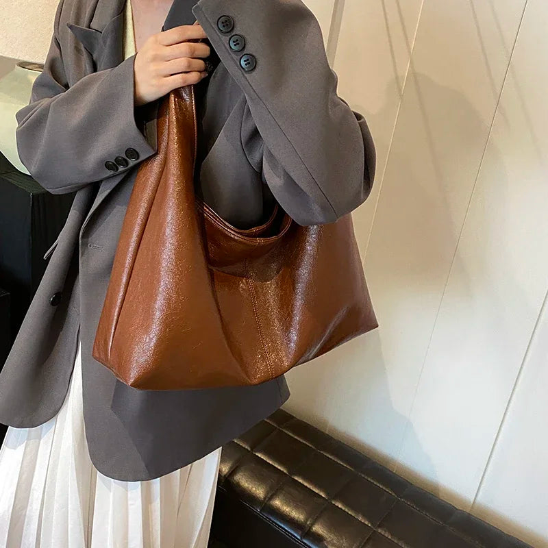 Luxe PU Leather Hobo Bag – Winter 2025 Edition